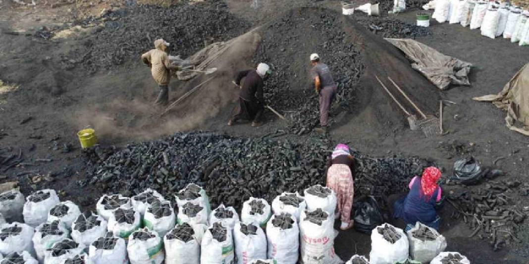 Ateş başında nöbet, toz içinde mesai! Toroslarda zorlu geçim kaynağı: Birçok ailenin ekmek kapısı oluyor 5